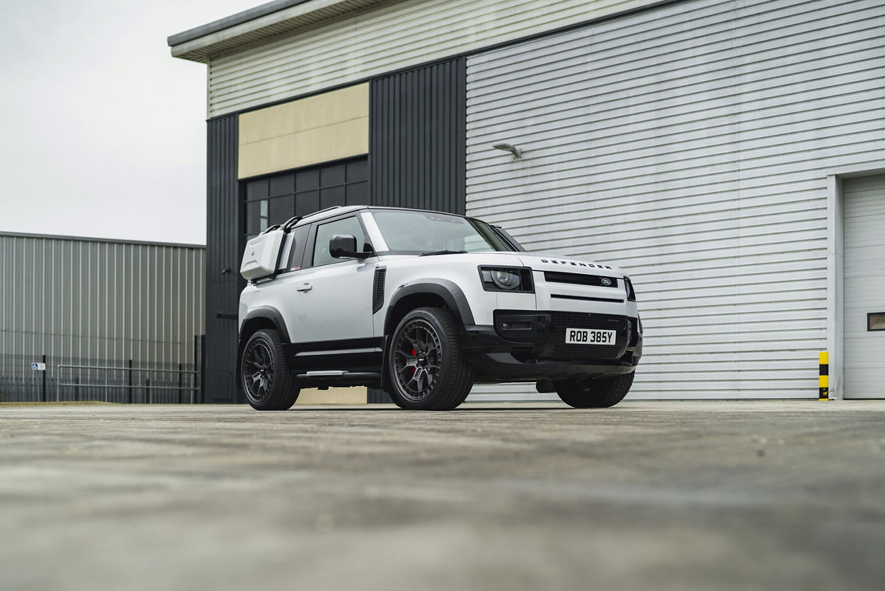 2024 Land Rover Defender - Rotiform ZMO-M - Silver | Rotiform